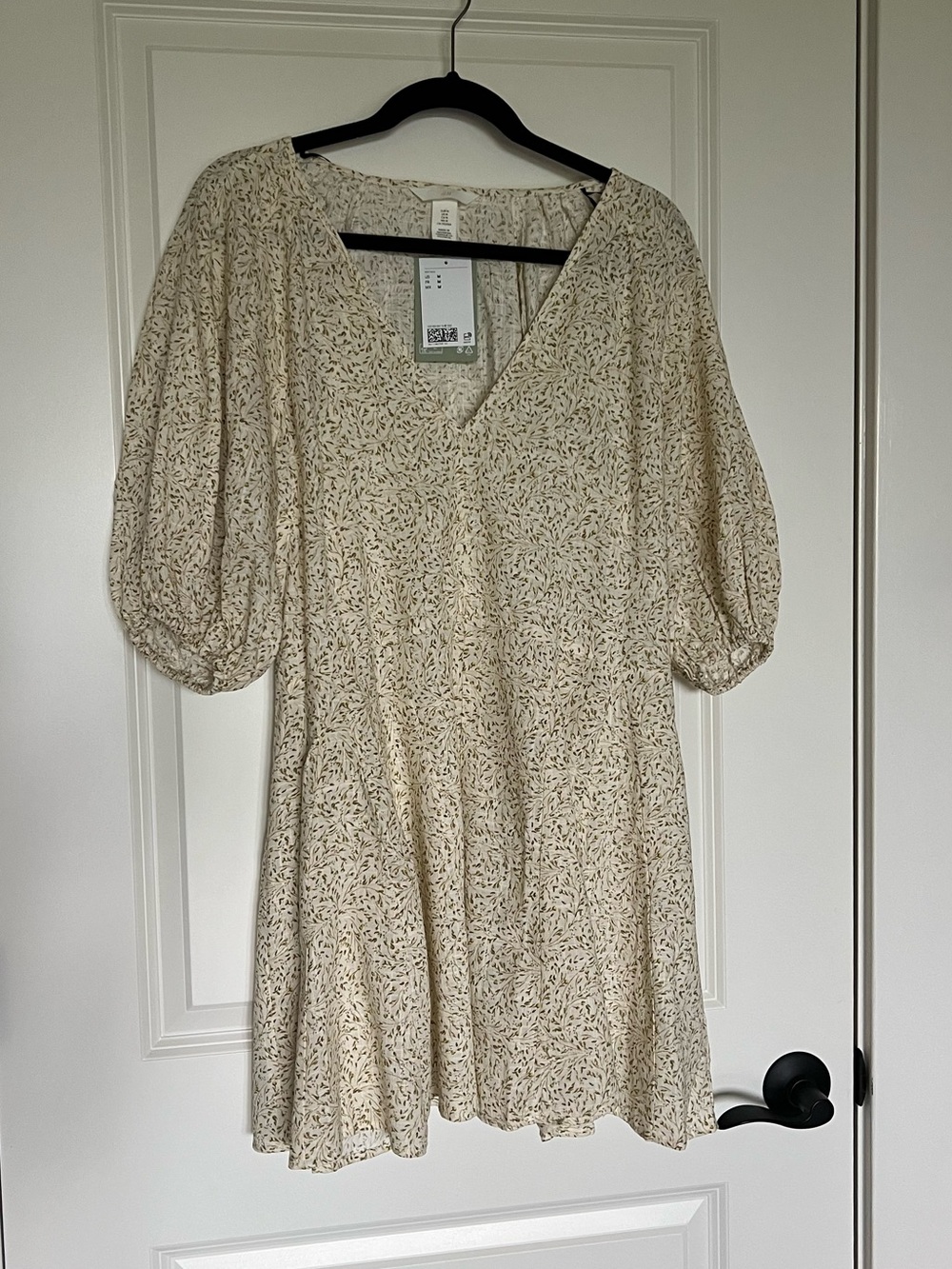 NWT H&M Romantic Cream Flowered Dress SZ M